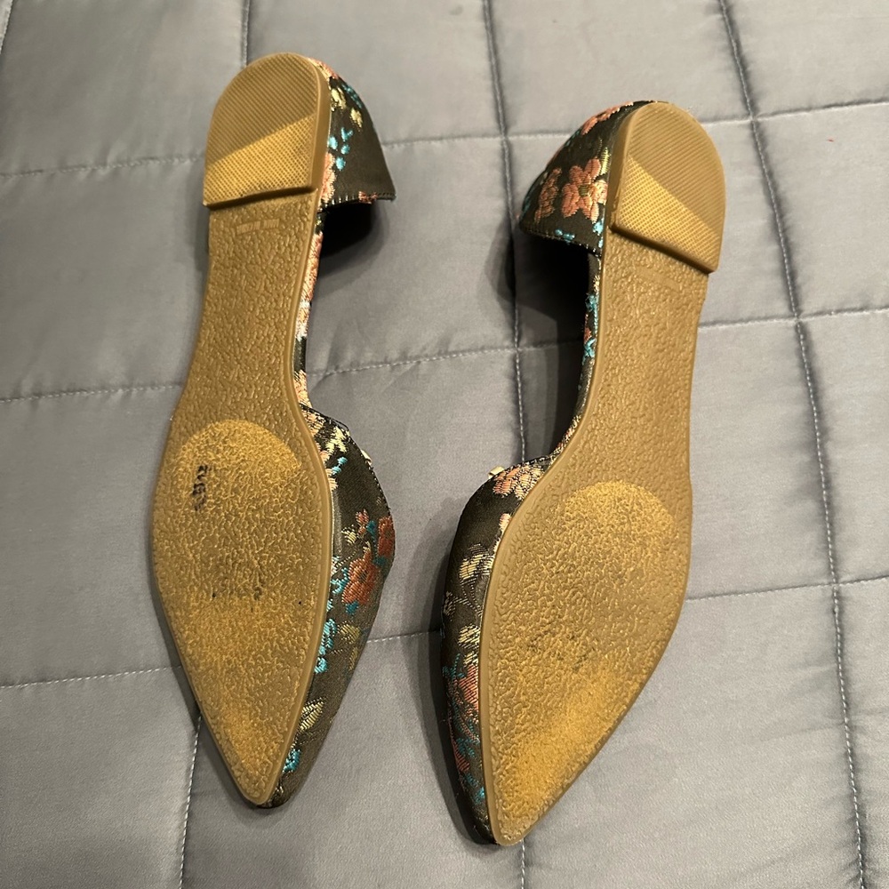 Report black/floral D’orsay flats, size 10 - Picture 2 of 3